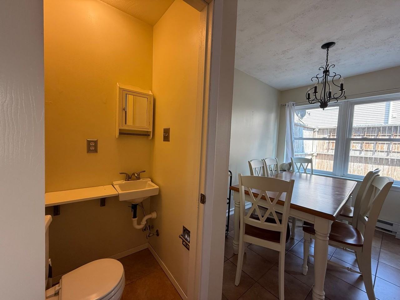 2069 Mary Ellen Ln - Photo 5 of 12