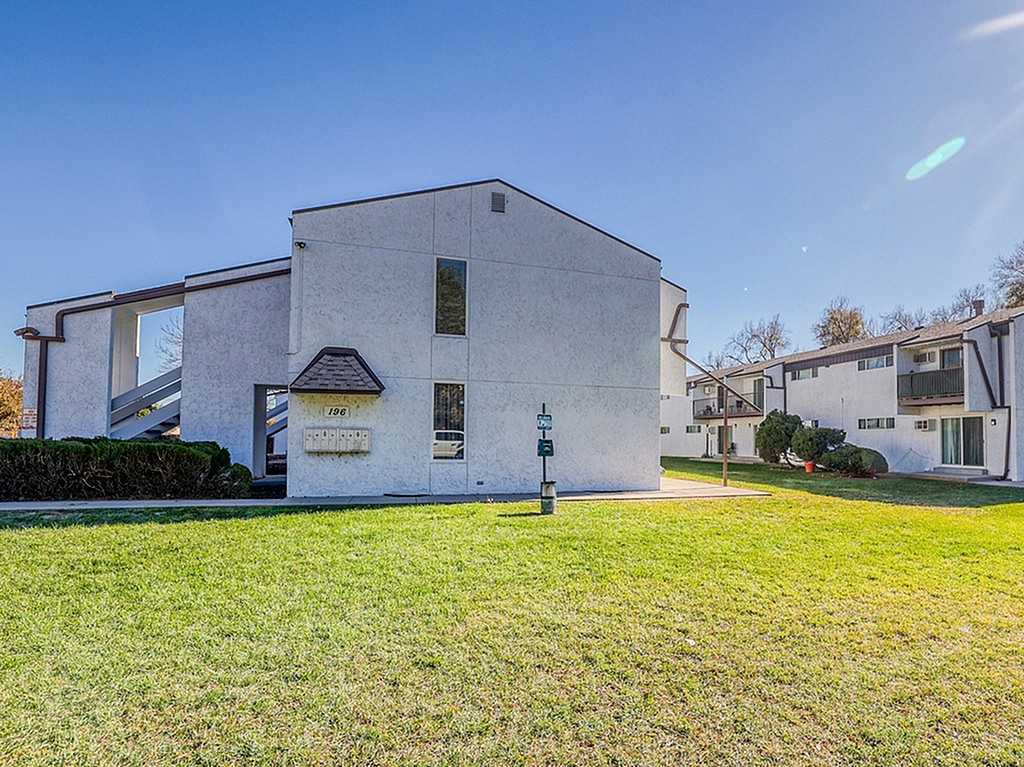 Elk Mountain Apartments - Photo 3 of 39