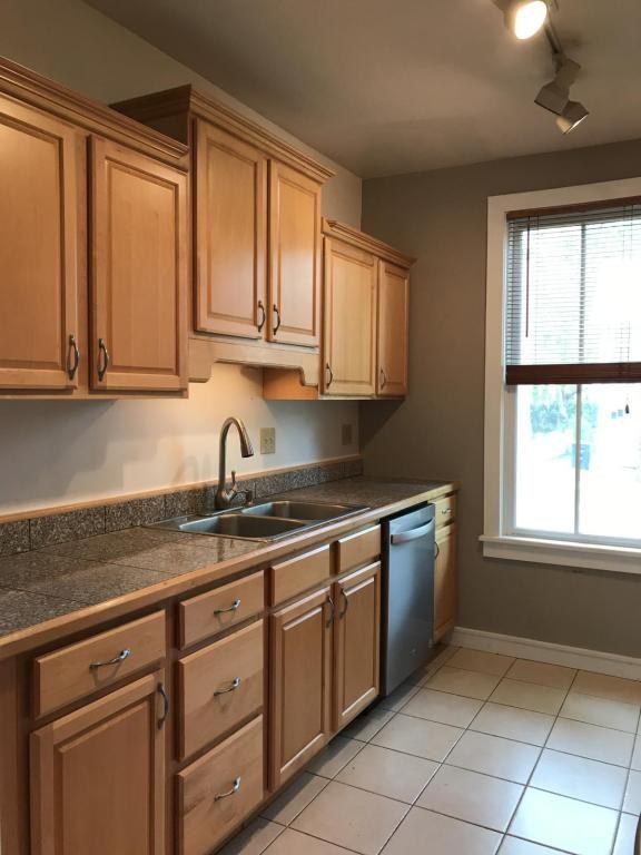 139 Phila St - Photo 3 of 15