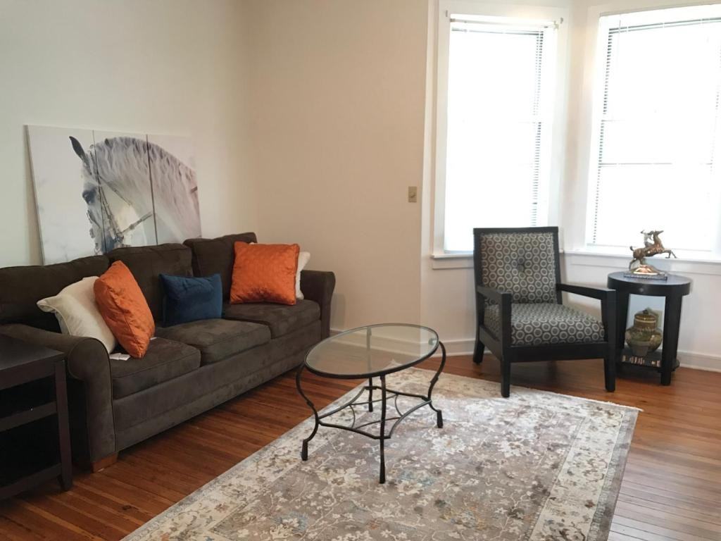 139 Phila St - Photo 6 of 16