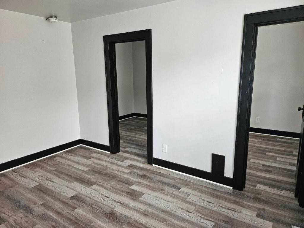 949 Maple Ave - Photo 3 of 8