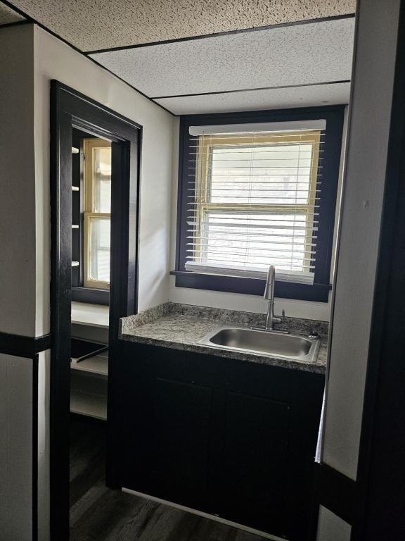 949 Maple Ave - Photo 4 of 8