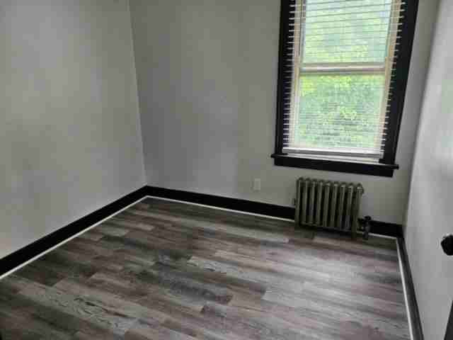 949 Maple Ave - Photo 7 of 8