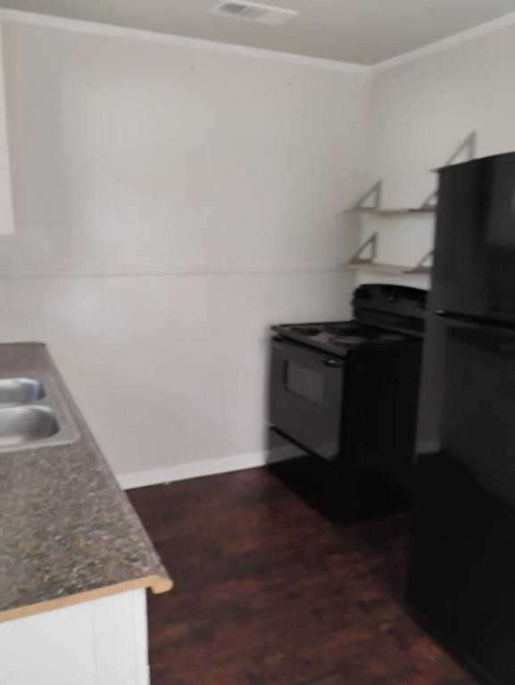 2303 Bridge St - Photo 3 of 6