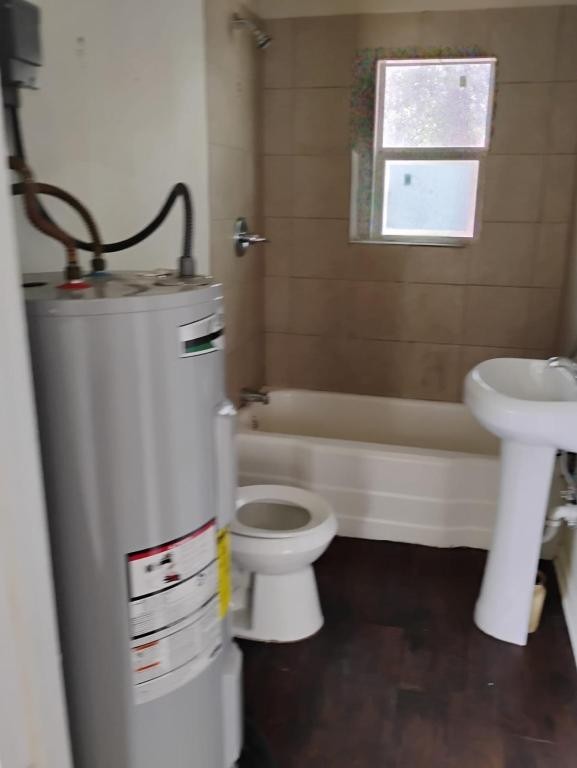2303 Bridge St - Photo 6 of 6