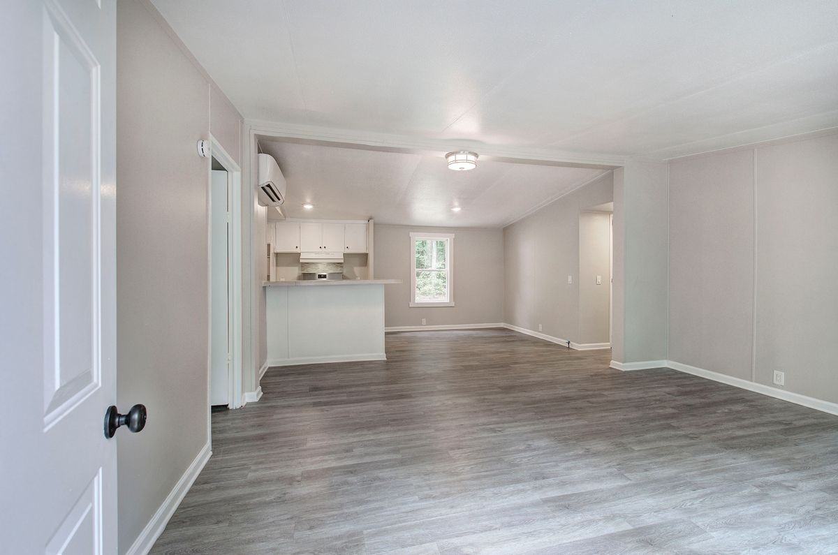 24 Black Rd Ne - Photo 3 of 50