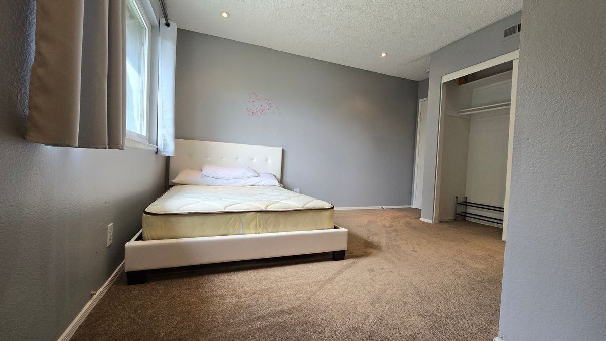 11045 Flower Ave - Photo 2 of 16