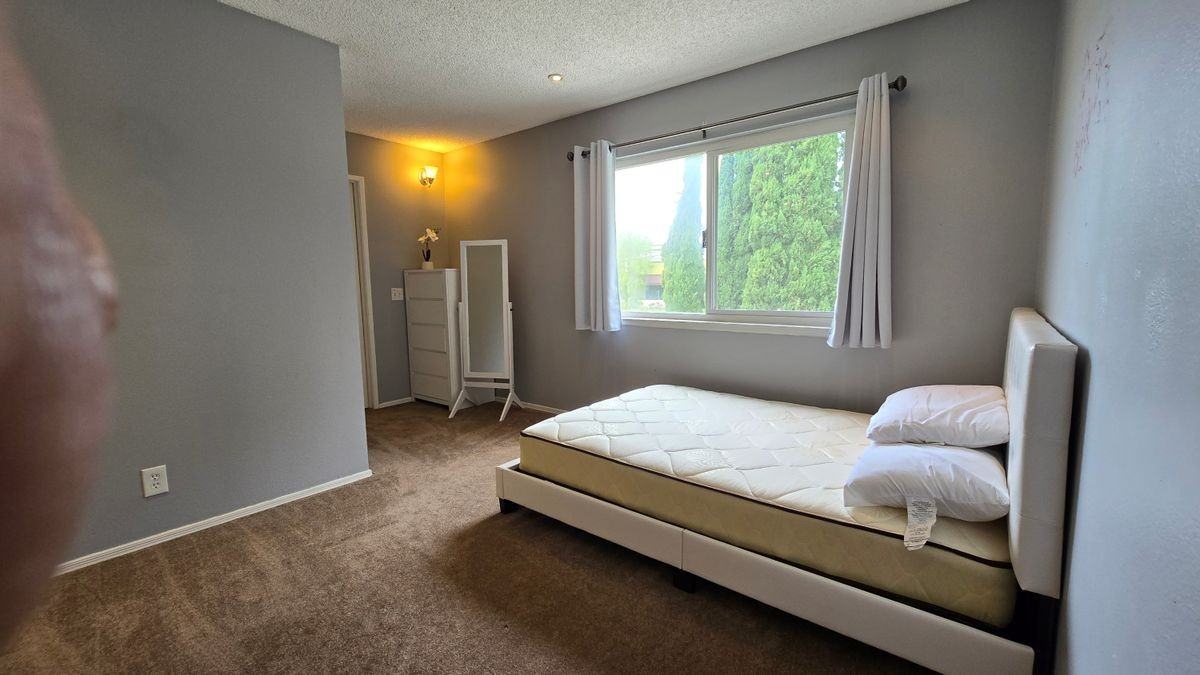 11045 Flower Ave - Photo 3 of 16