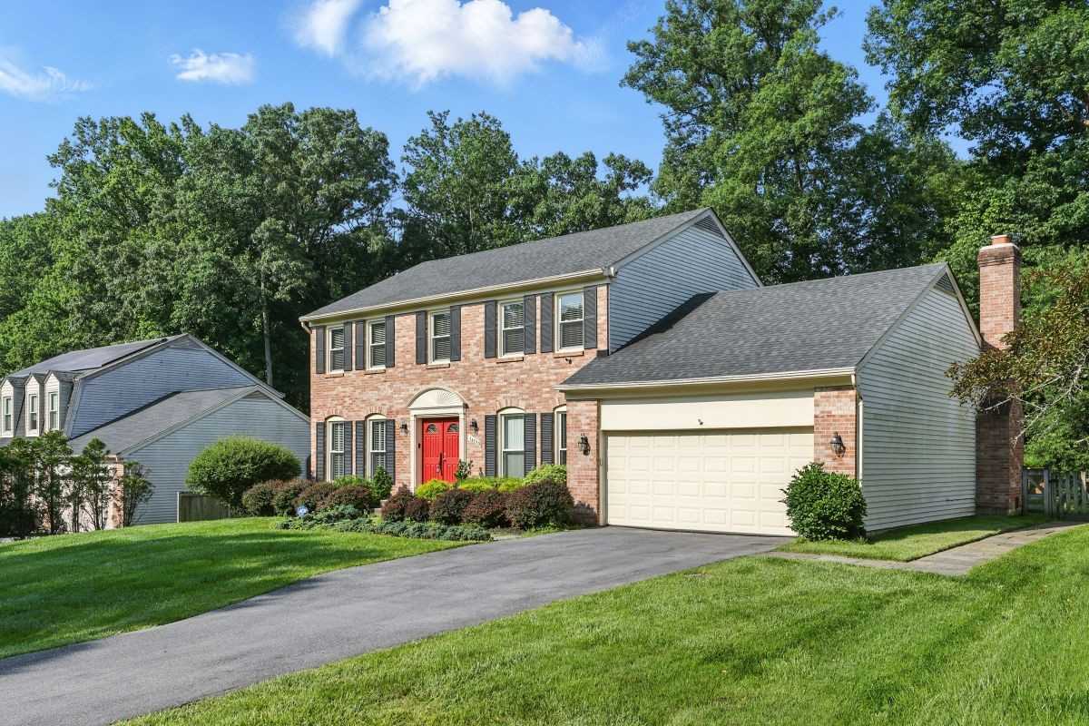 14720 Peachwood Dr - Photo 3 of 45