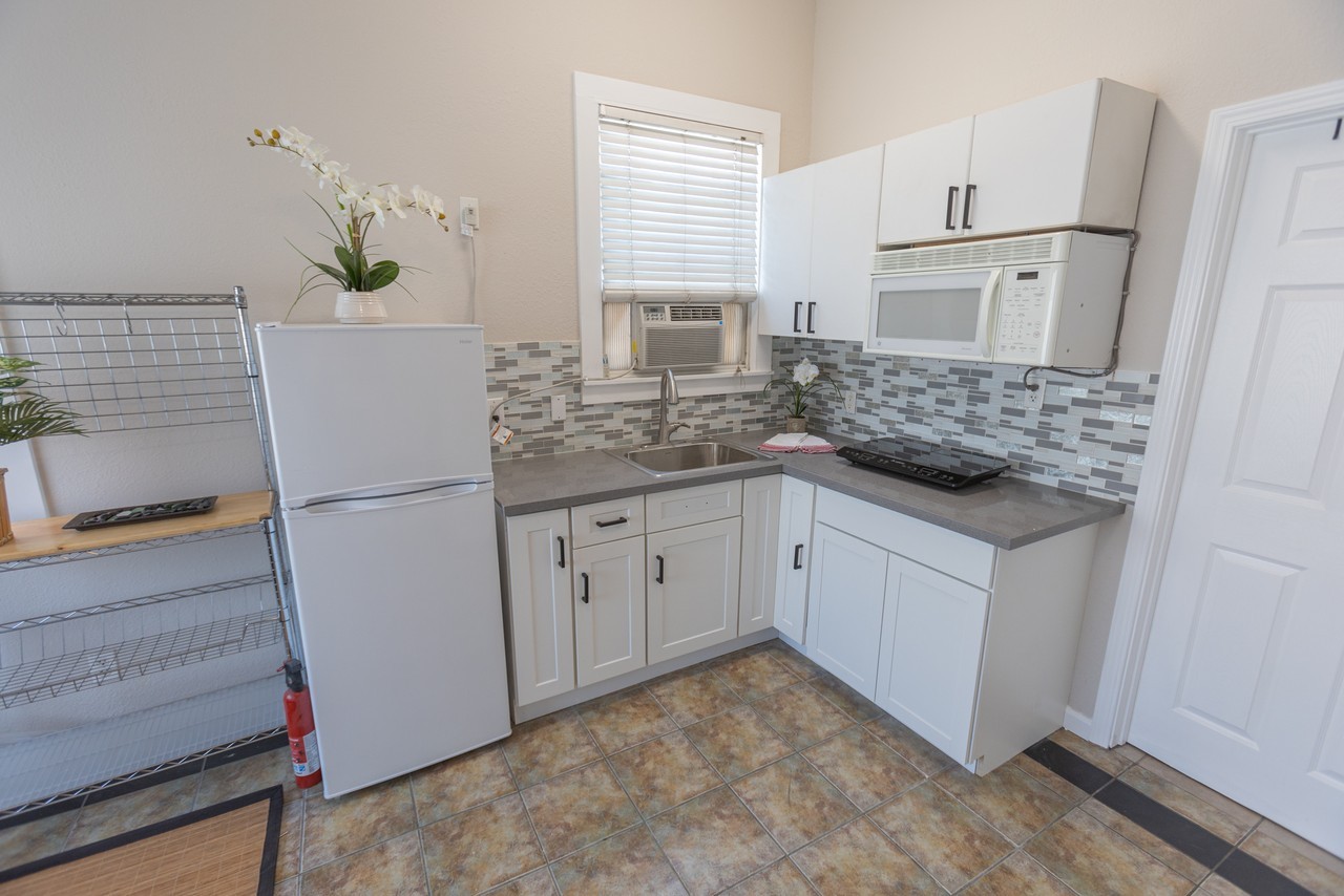 122 E San Salvador St #126 - Photo 4 of 34