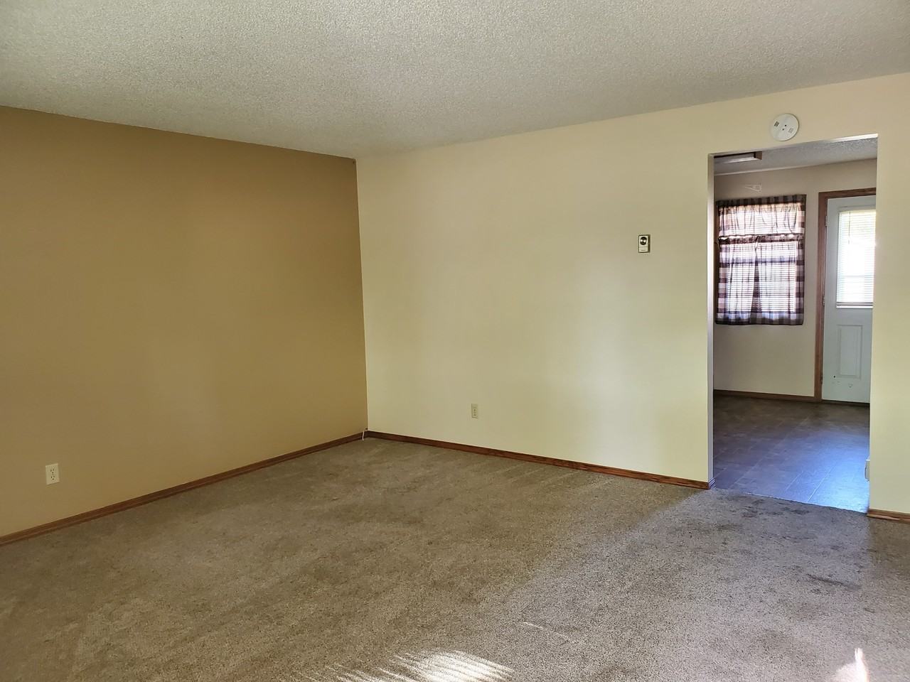 1213 1st Ave Se #1213 - Photo 3 of 9