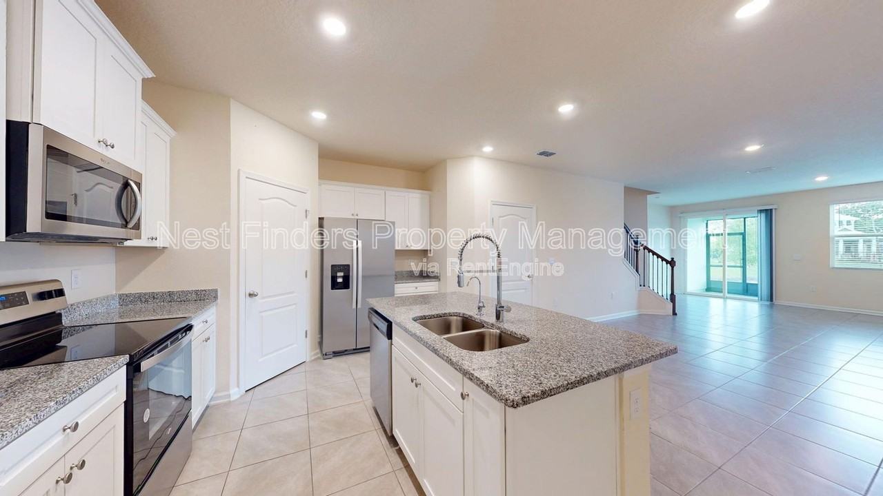 102 Pomona Way - Photo 3 of 26