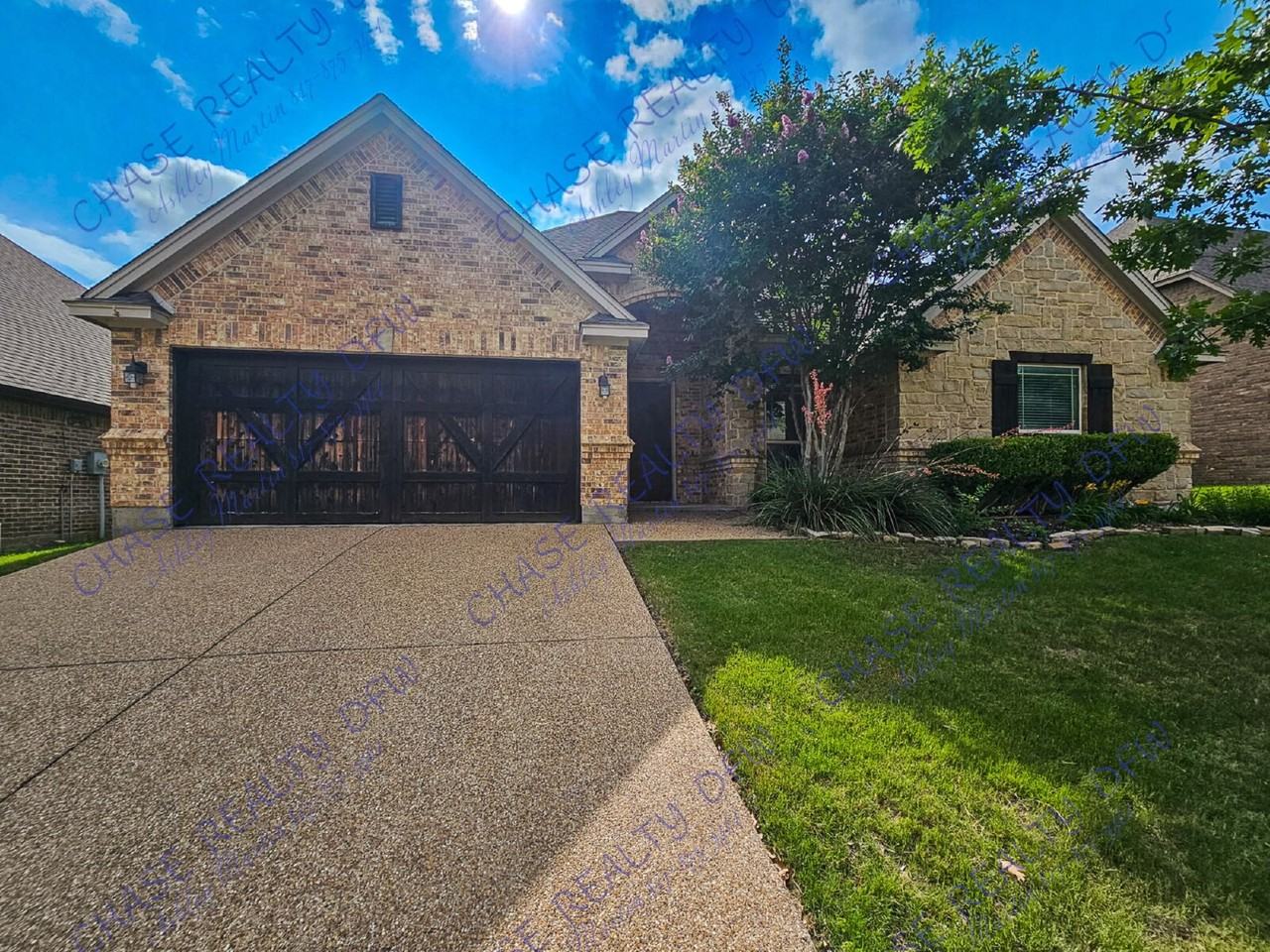 240 Spyglass Dr - Photo 2 of 20