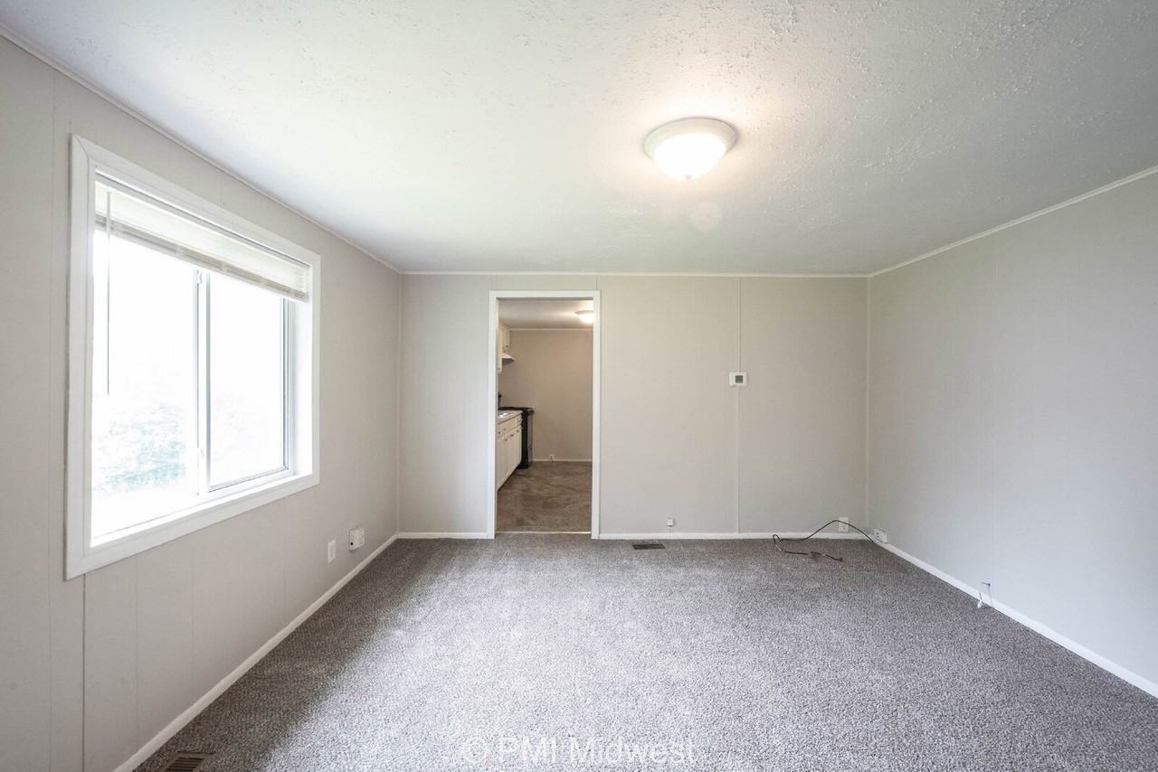 334 Ellis St - Photo 7 of 34