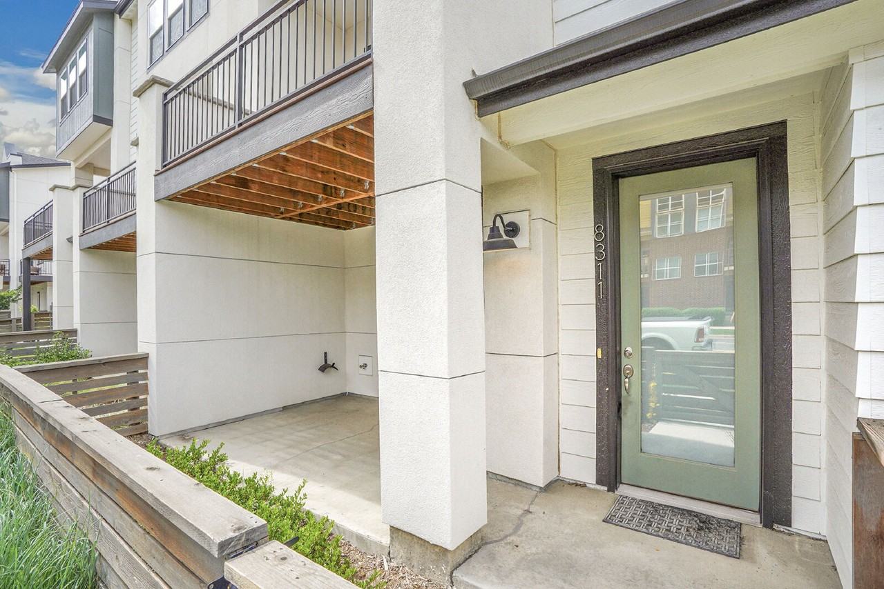 8311 Parkland St - Photo 3 of 50