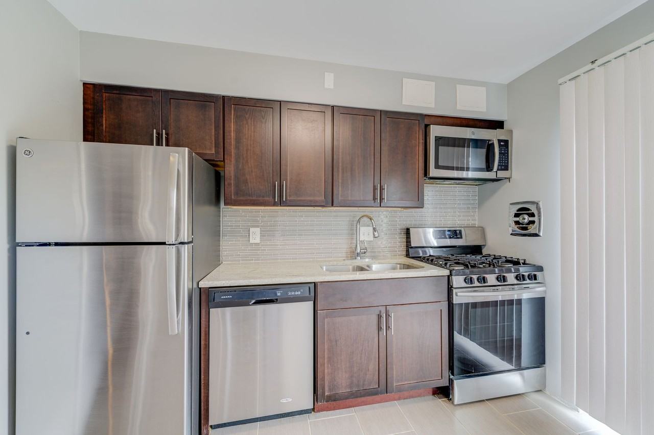 3 Heartwoods Court #F - Photo 2 of 14