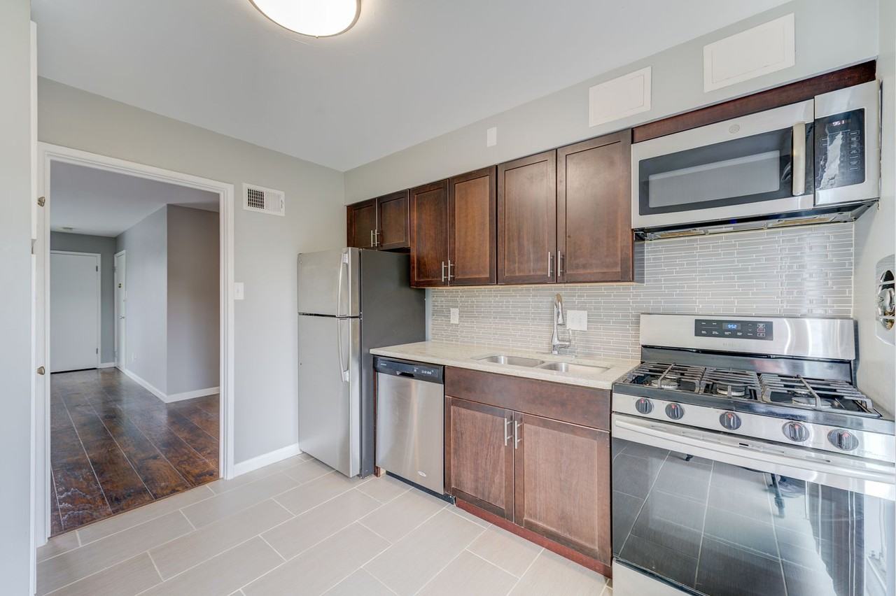 3 Heartwoods Court #F - Photo 3 of 14