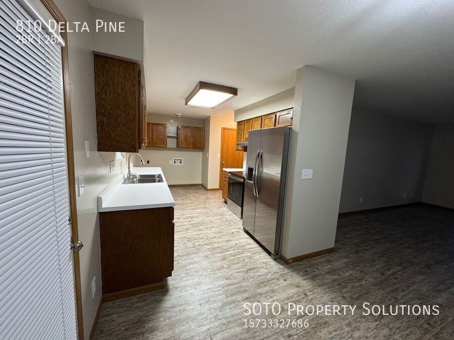 810 Delta Pine Ln - Photo 2 of 8