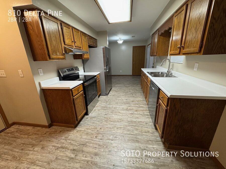 810 Delta Pine Ln - Photo 3 of 8