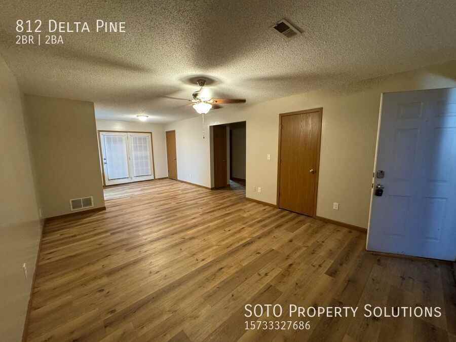 812 Delta Pine Ln - Photo 2 of 9