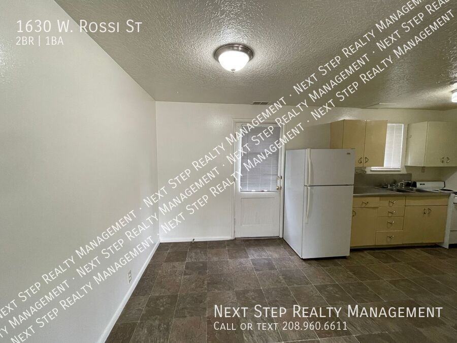 1630 W Rossi St - Photo 4 of 11