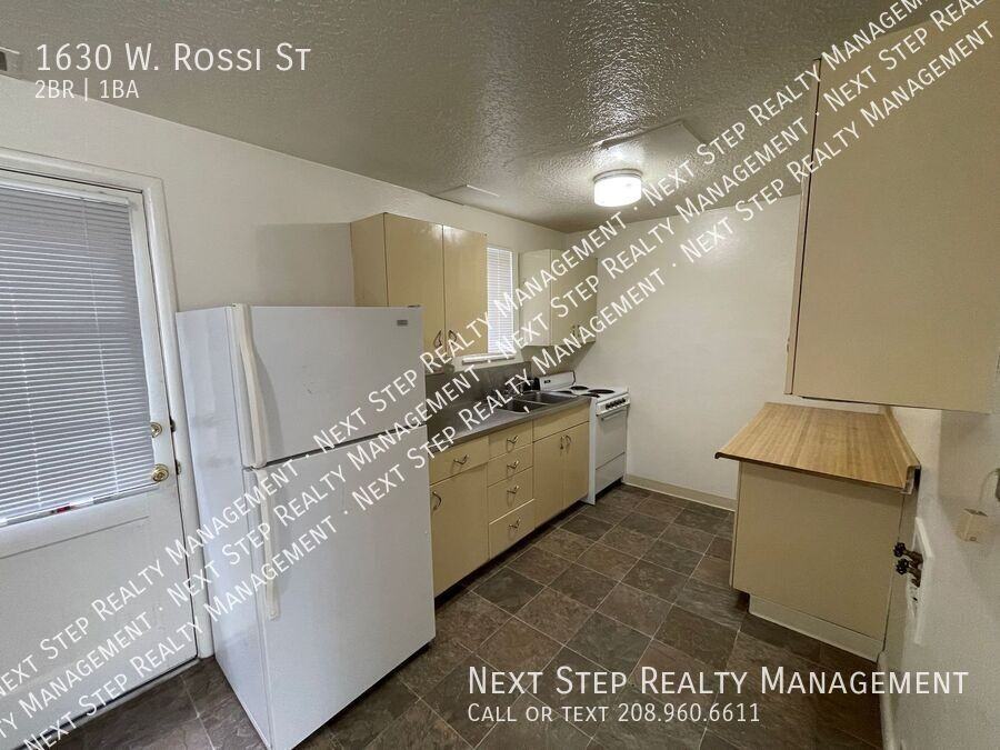 1630 W Rossi St - Photo 5 of 11