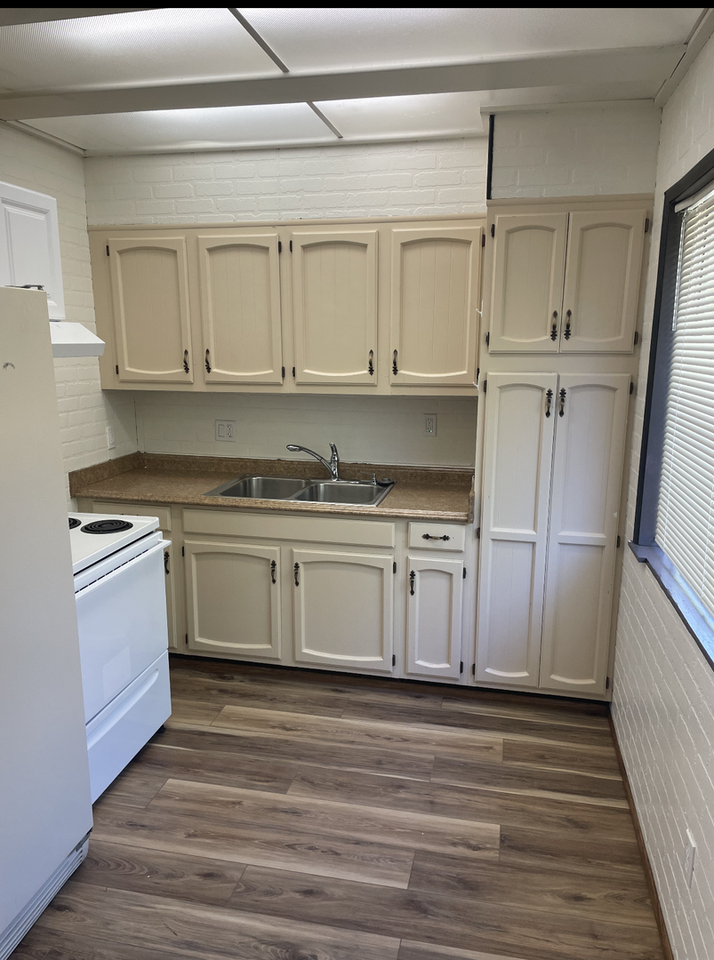 6601 Lowry Ln - Photo 3 of 14