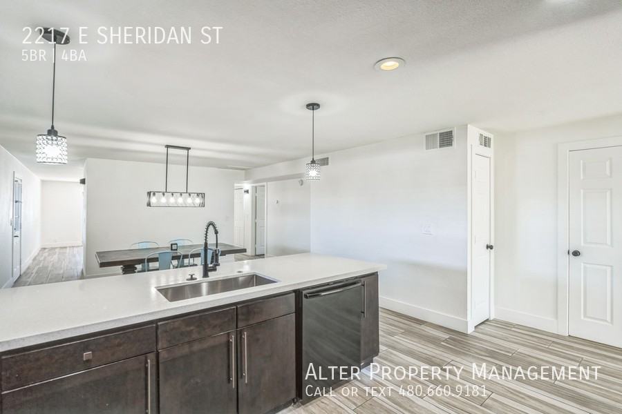 2217 E Sheridan St - Photo 4 of 19