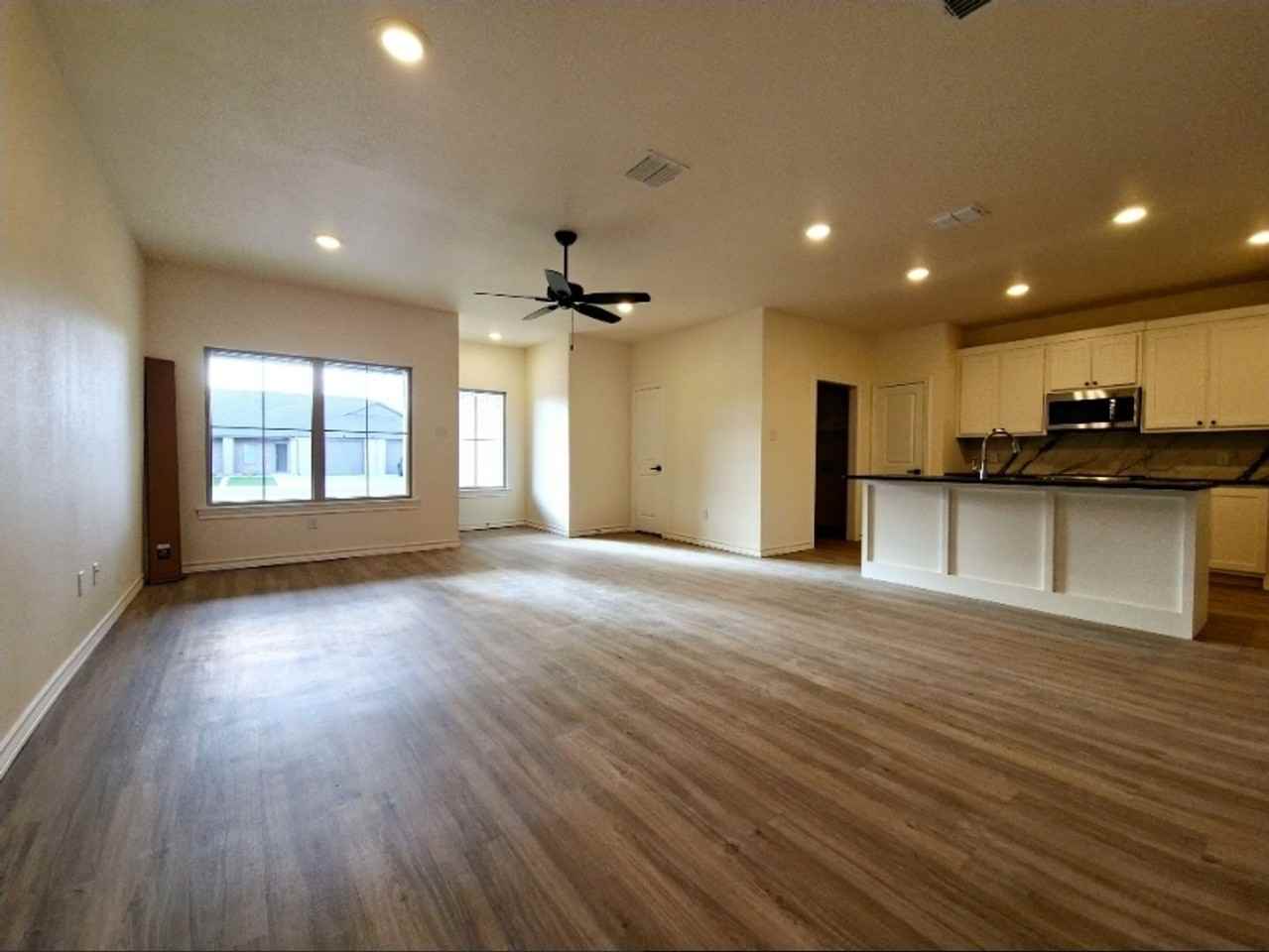 5883 Urbana Pl - Photo 4 of 17