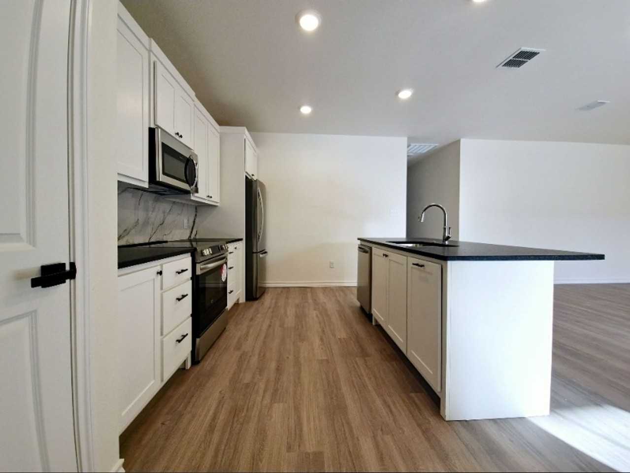 5883 Urbana Pl - Photo 5 of 17