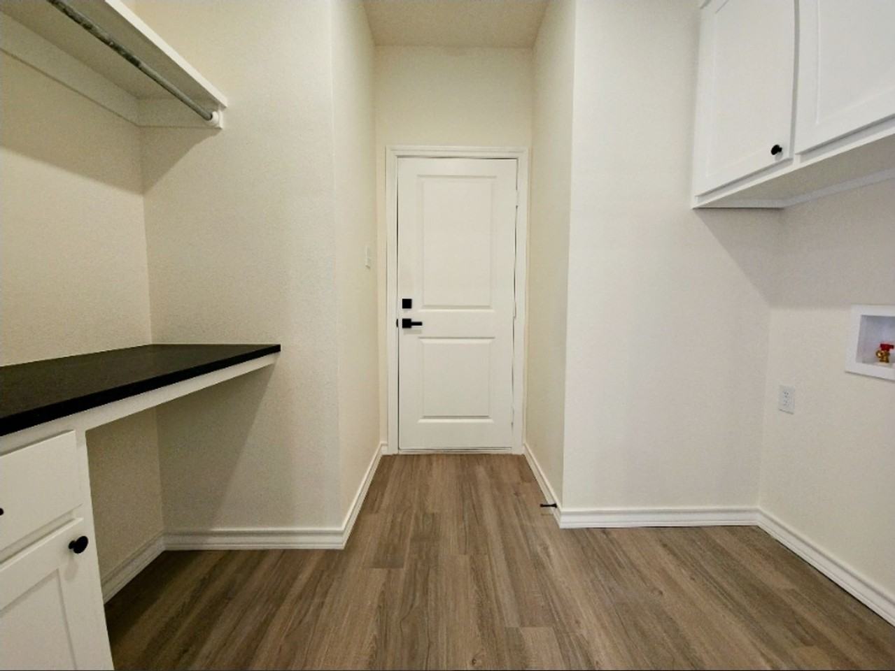 5883 Urbana Pl - Photo 7 of 17