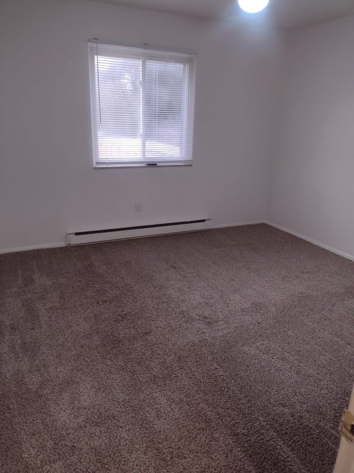1012 S Byrne Rd #32 - Photo 2 of 9