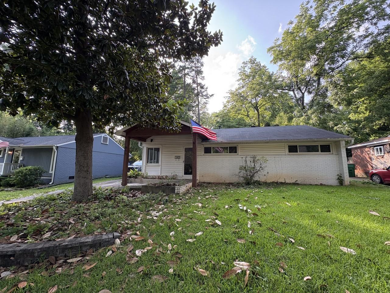 811 Manhasset Rd #NA - Photo 2 of 10