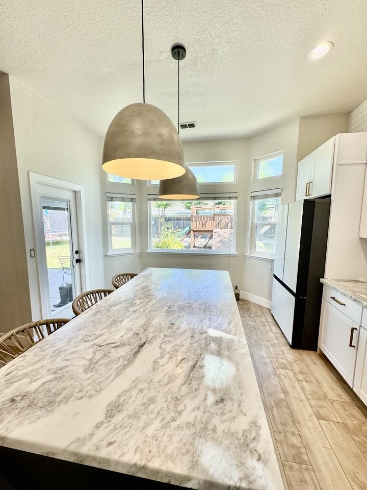 981 Colson Way #NA - Photo 5 of 10