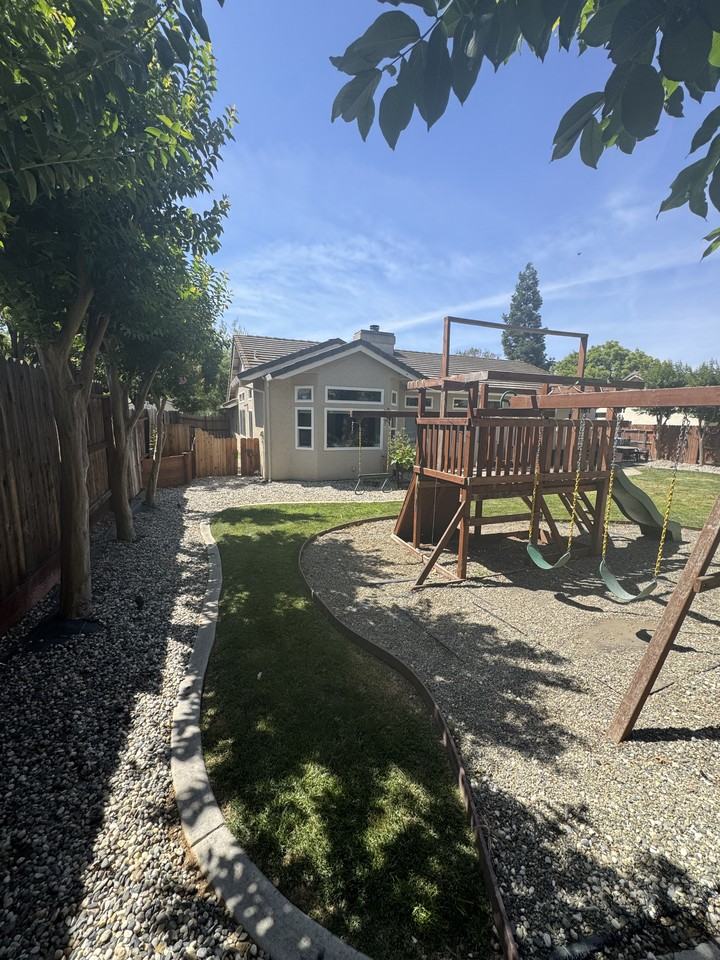 981 Colson Way #NA - Photo 6 of 10