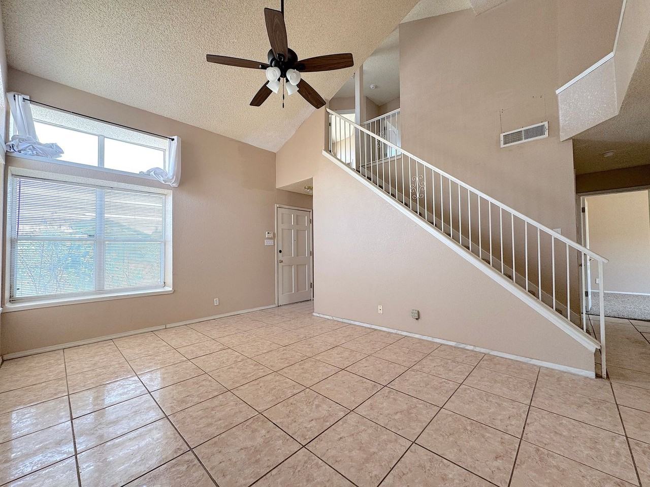 11073 Nathan Bay Dr - Photo 5 of 16
