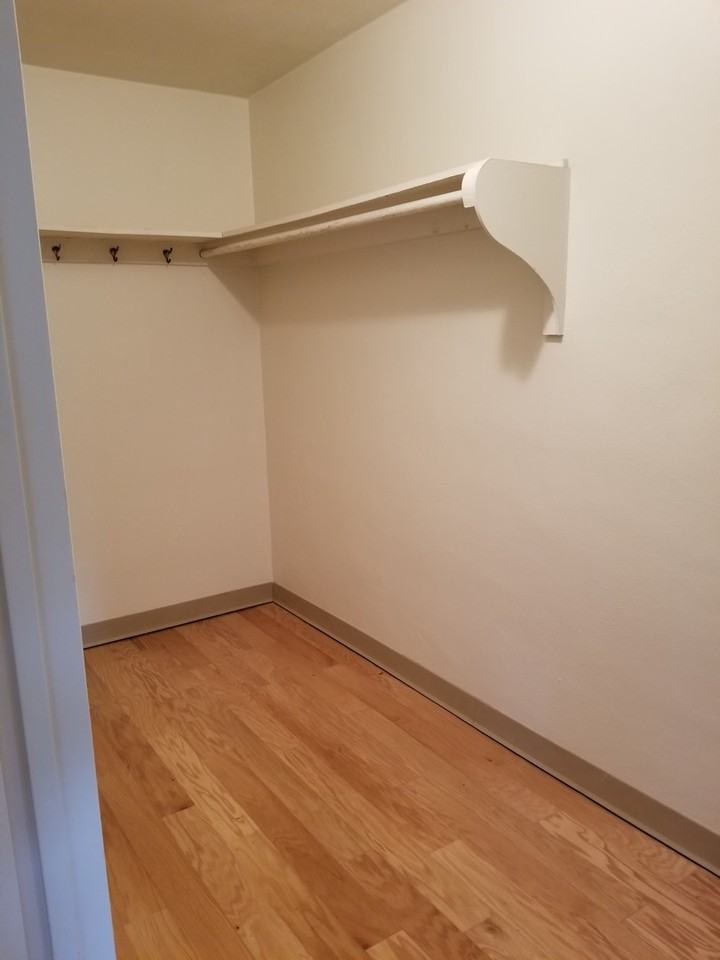 3421-29 Emerson Bldg General Partnership - Photo 3 of 7