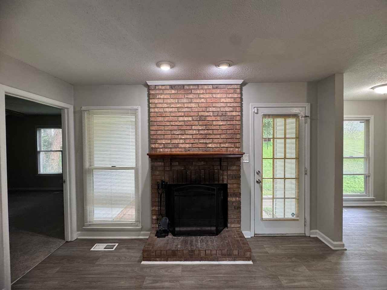 140 Whitehall Dr - Photo 6 of 27