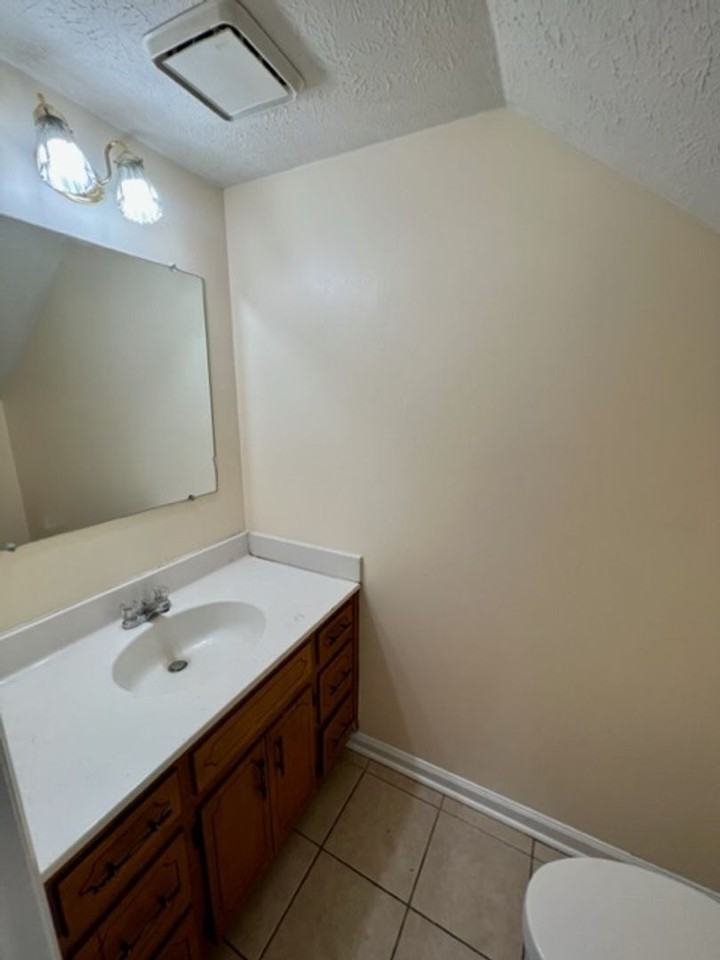 410 Jonquil Ct - Photo 5 of 14