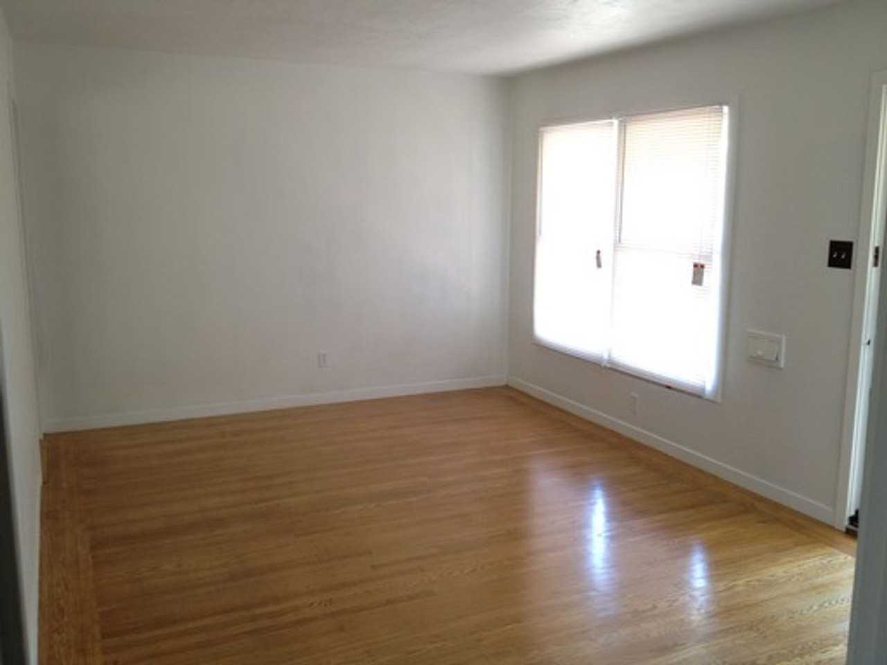 2257 Fruitridge Rd - Photo 3 of 9
