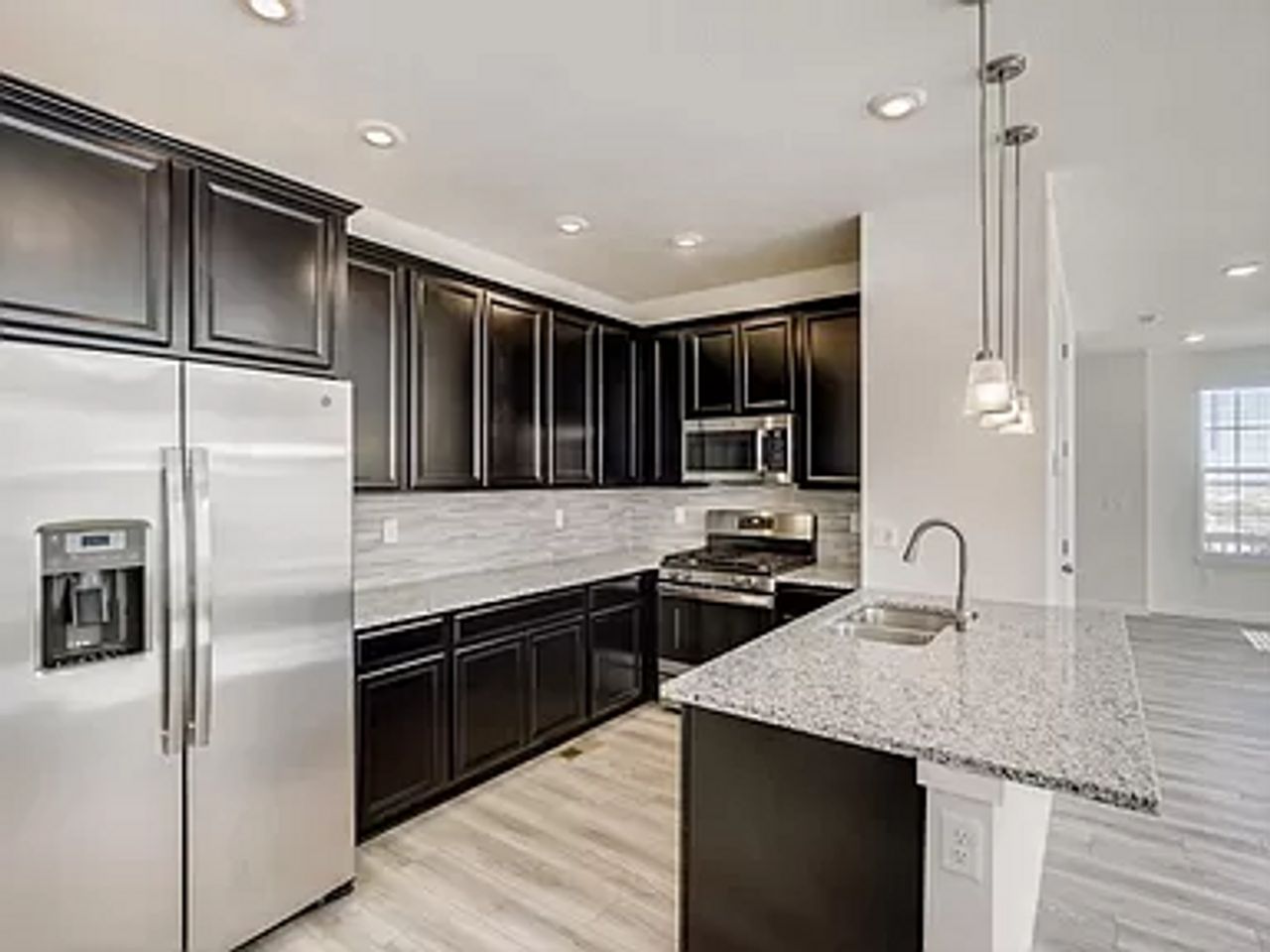 17713 Olive St - Photo 7 of 20