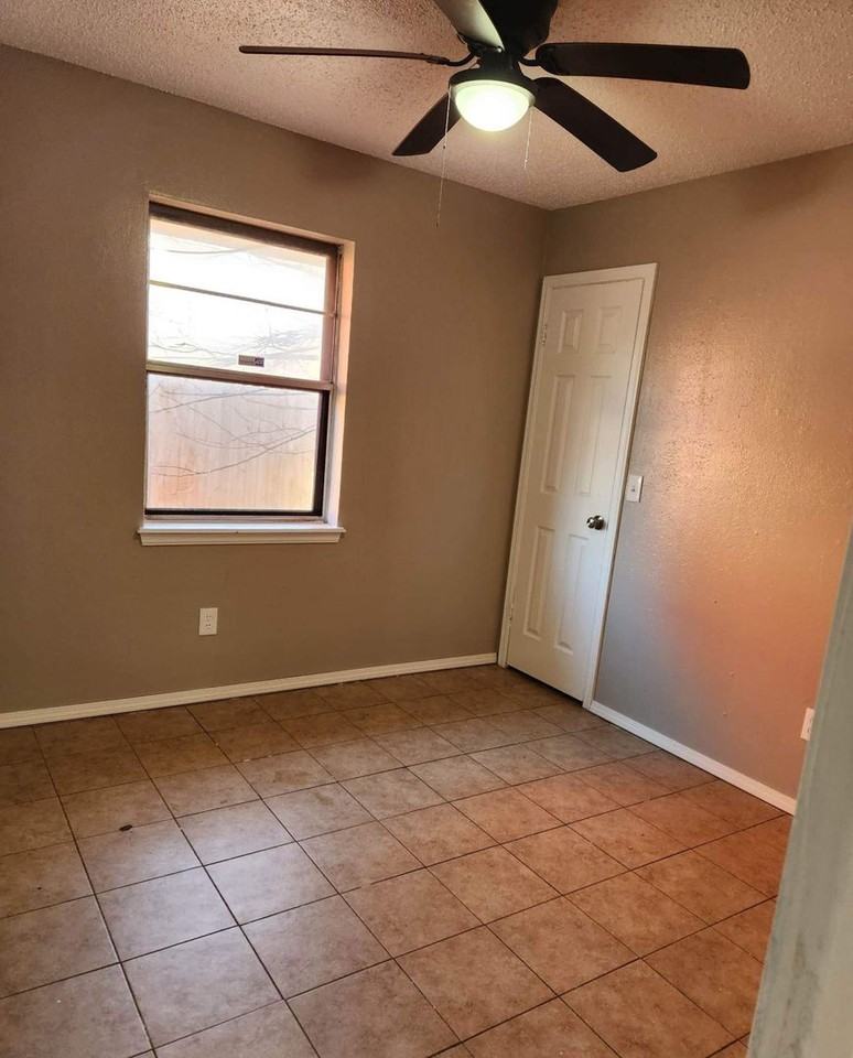 3308 Se 55th St - Photo 2 of 16