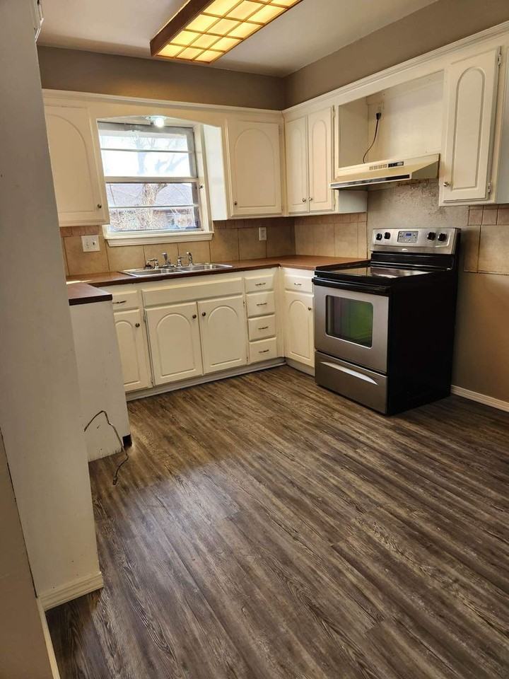 3308 Se 55th St - Photo 3 of 16