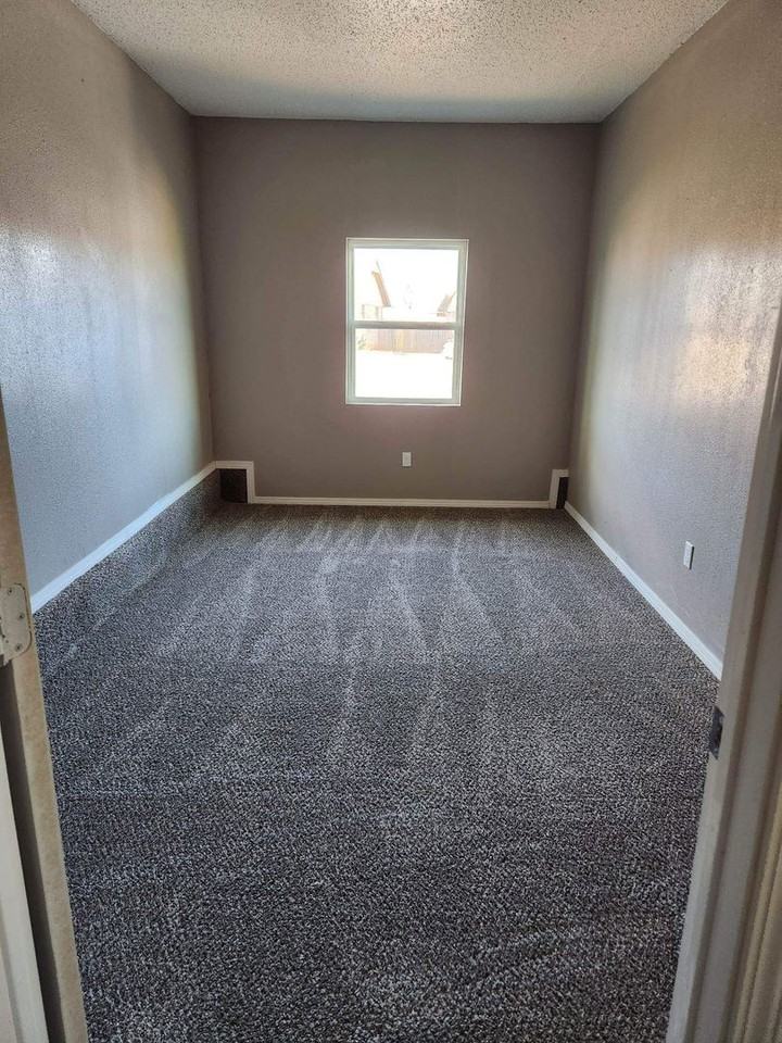 3308 Se 55th St - Photo 4 of 16