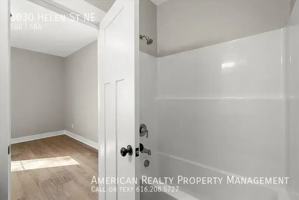 featured image of 1030 Helen St Ne