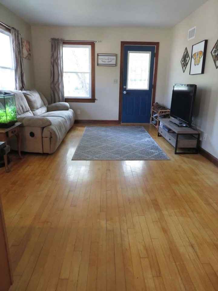 1222 Vine St - Photo 2 of 15