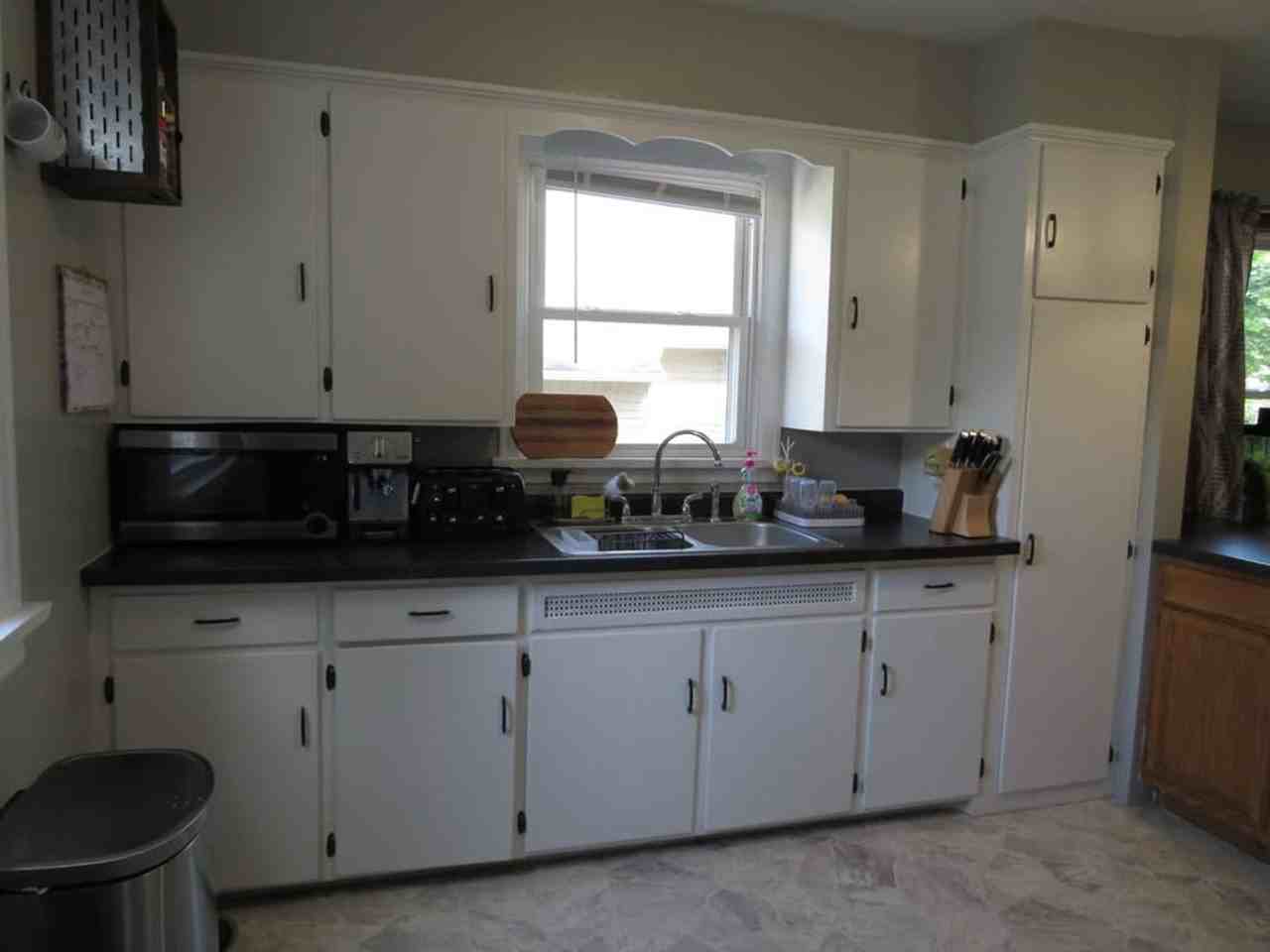 1222 Vine St - Photo 3 of 15