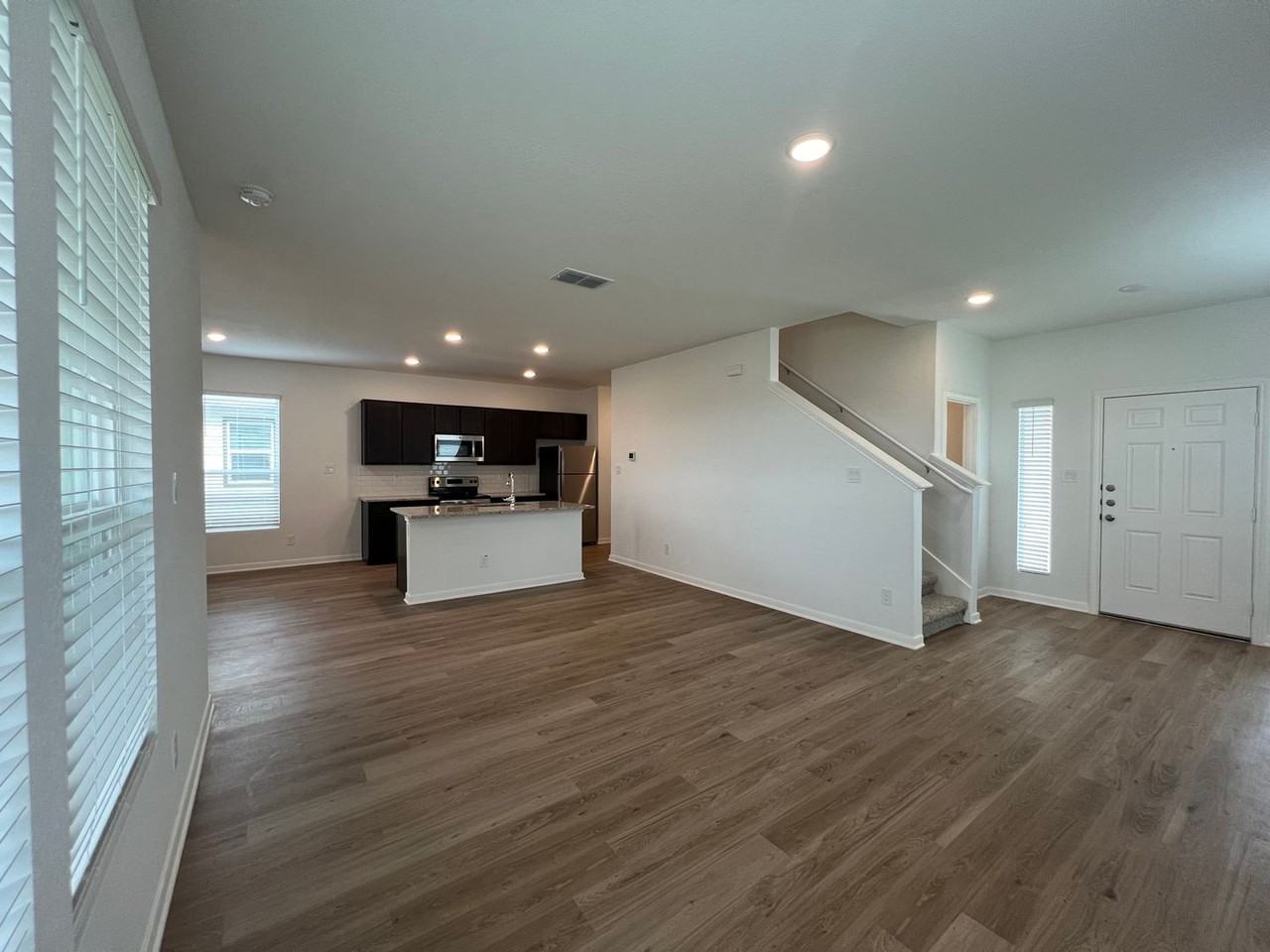 501 Jean St - Photo 6 of 24