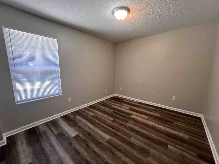 3742 Beverly Ave - Photo 3 of 9