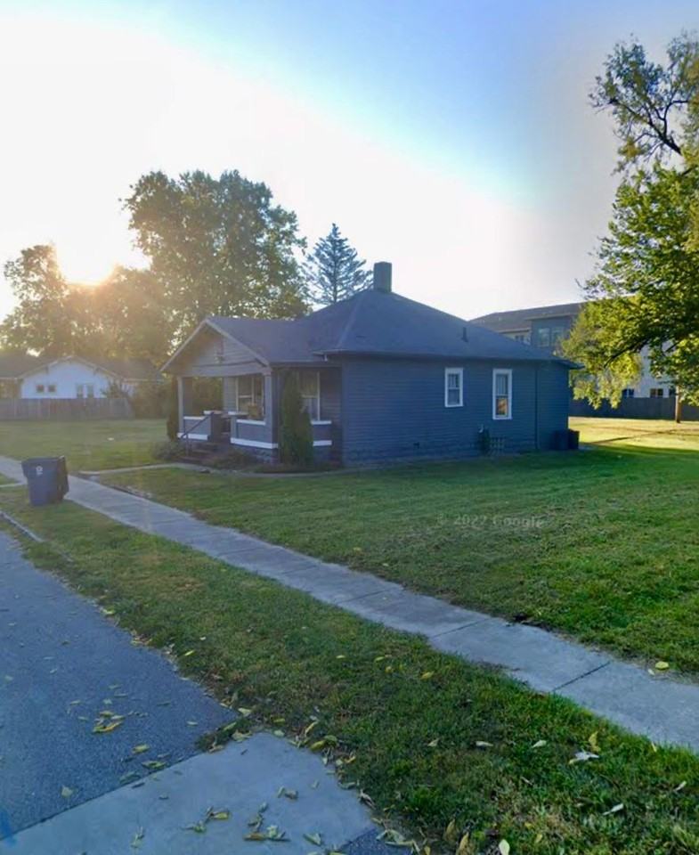 623 2nd Ave - Photo 3 of 3